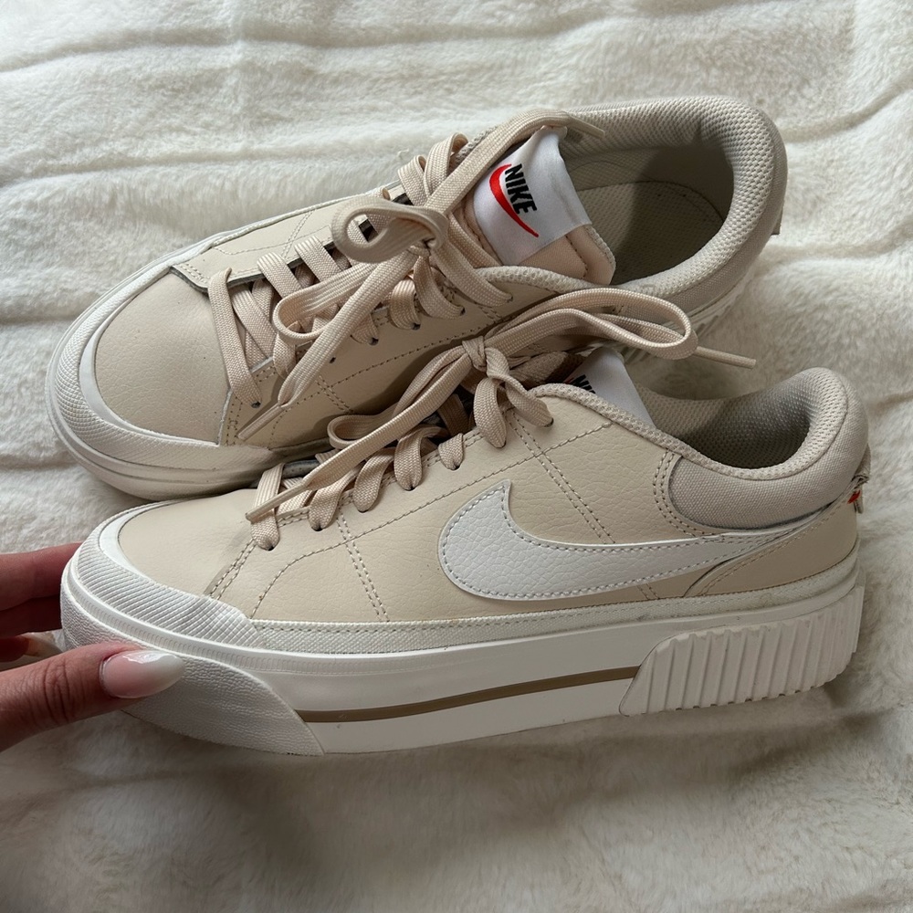 Nike Women Legacy Lift